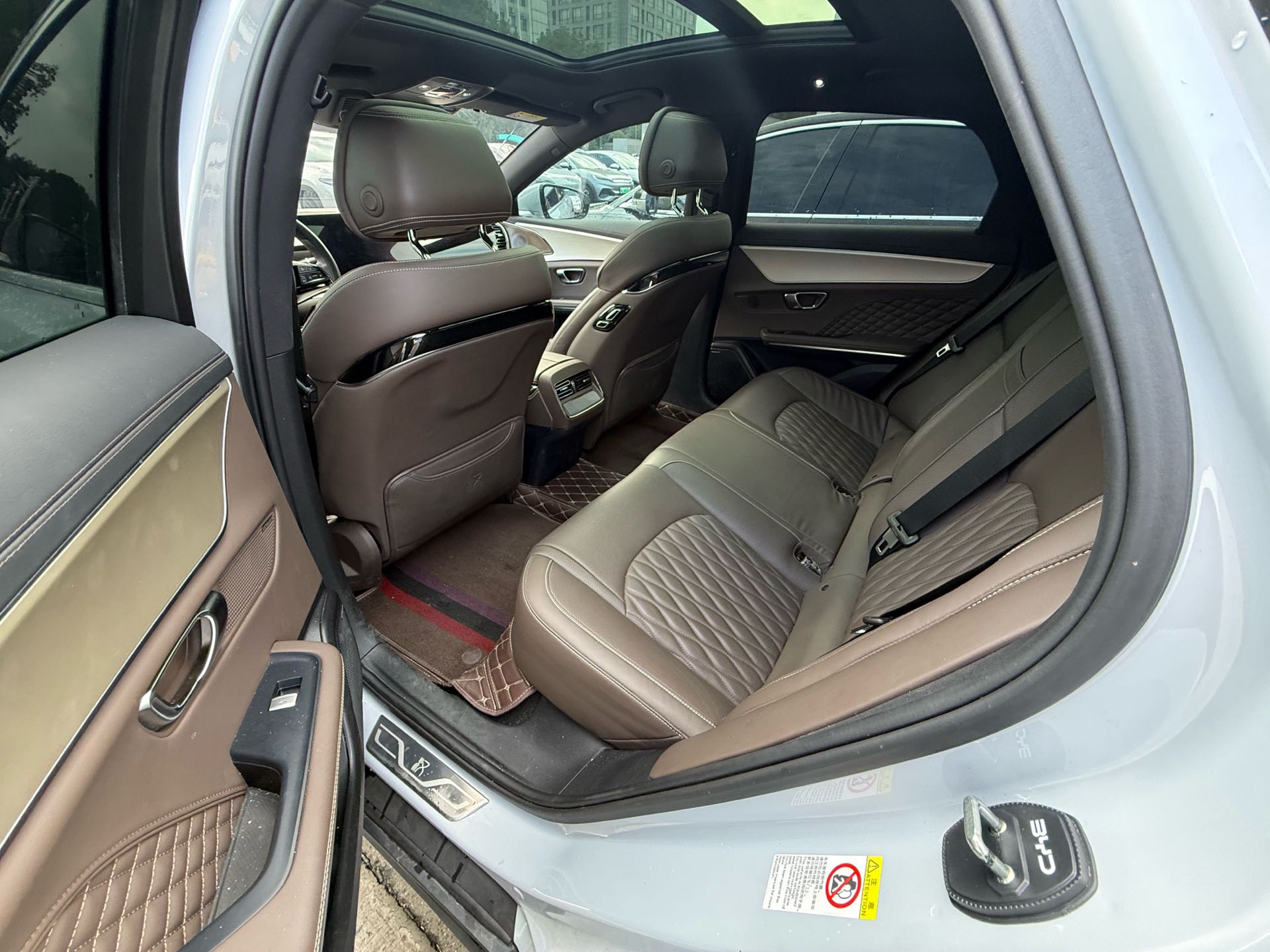 BYD Han 2024 صورة سيارة #3