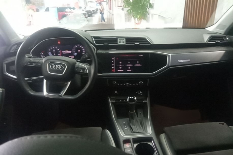 Audi Q3 2021 #11 Audi Q3 2021 car image #11
