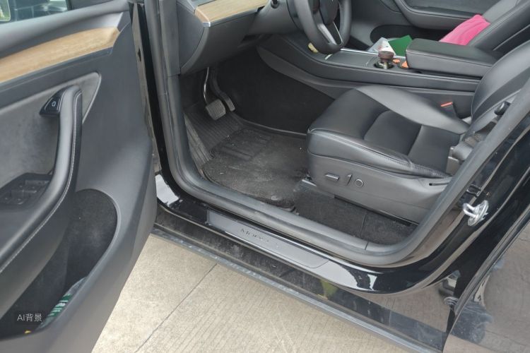 Tesla Model Y 2022 car image #18