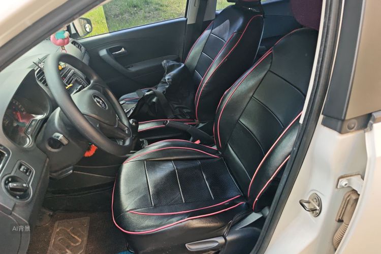 Volkswagen Polo 2016 car image #17