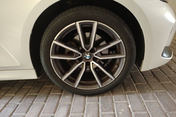 BMW 3 Series 2023 car image #9