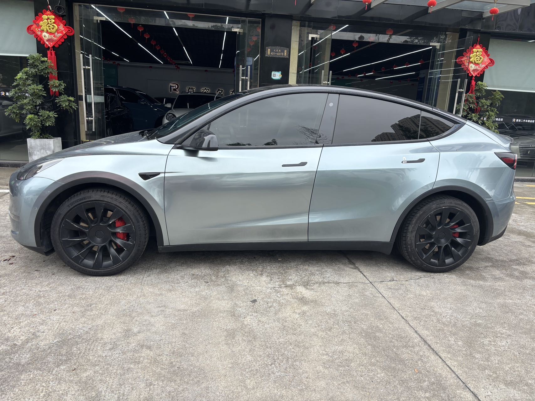 Tesla Model Y 2021 #9 Tesla Model Y 2021 car image #9