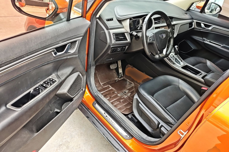 GEELY Emgrand GS 2017 car image #16