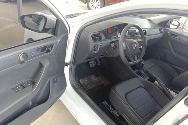 Volkswagen Santana 2019 car image #16