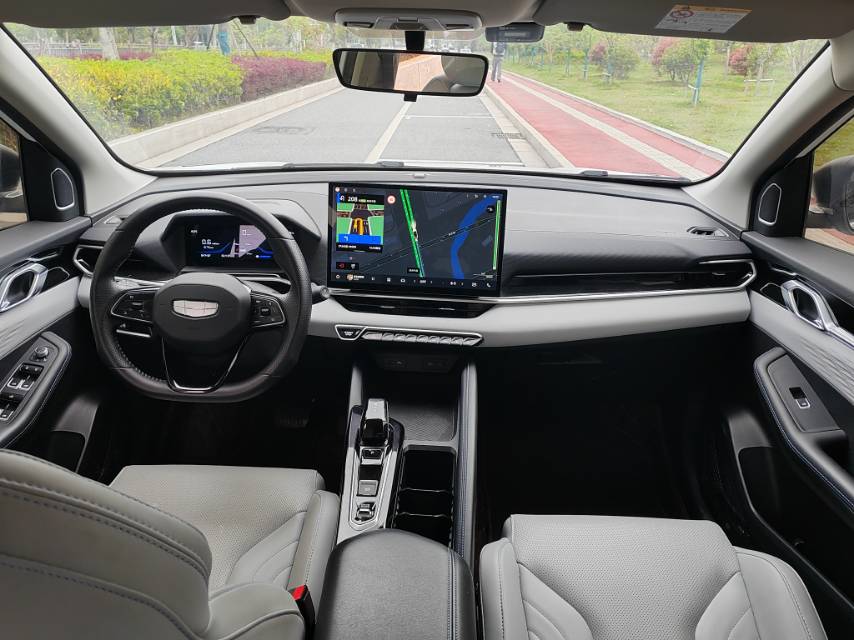 GEELY Coolray 2024 image de voiture #5