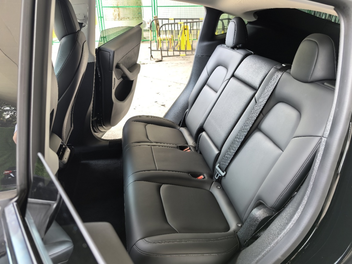 Tesla Model Y 2022 #8 Tesla Model Y 2022 car image #8