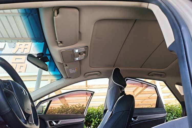 GEELY Emgrand GS 2016 car image #18