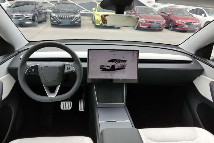 Tesla Model Y 2025 #11 Tesla Model Y 2025 car image #11