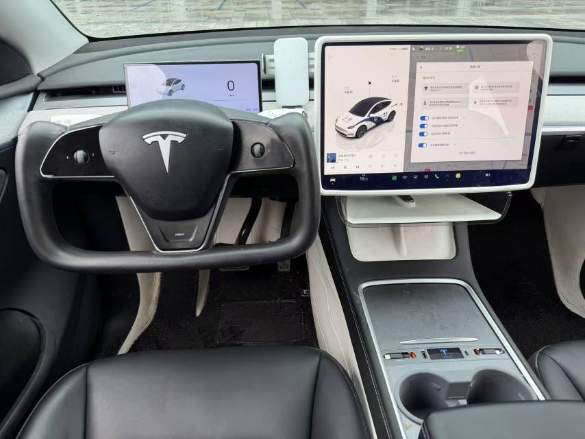 Tesla Model Y 2023 #12 Tesla Model Y 2023 car image #12