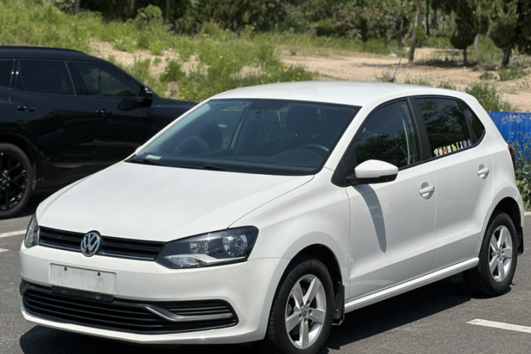 Volkswagen Polo 2018 car image #2