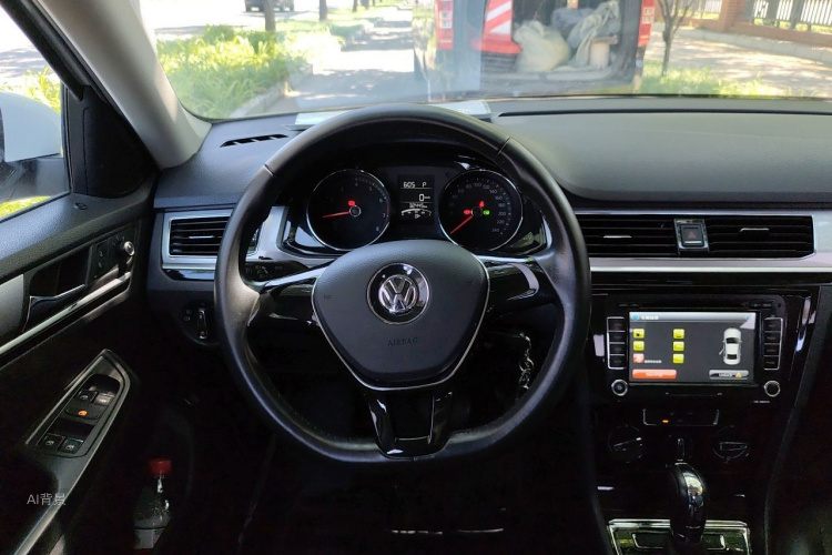 Volkswagen Bora 2017 car image #12