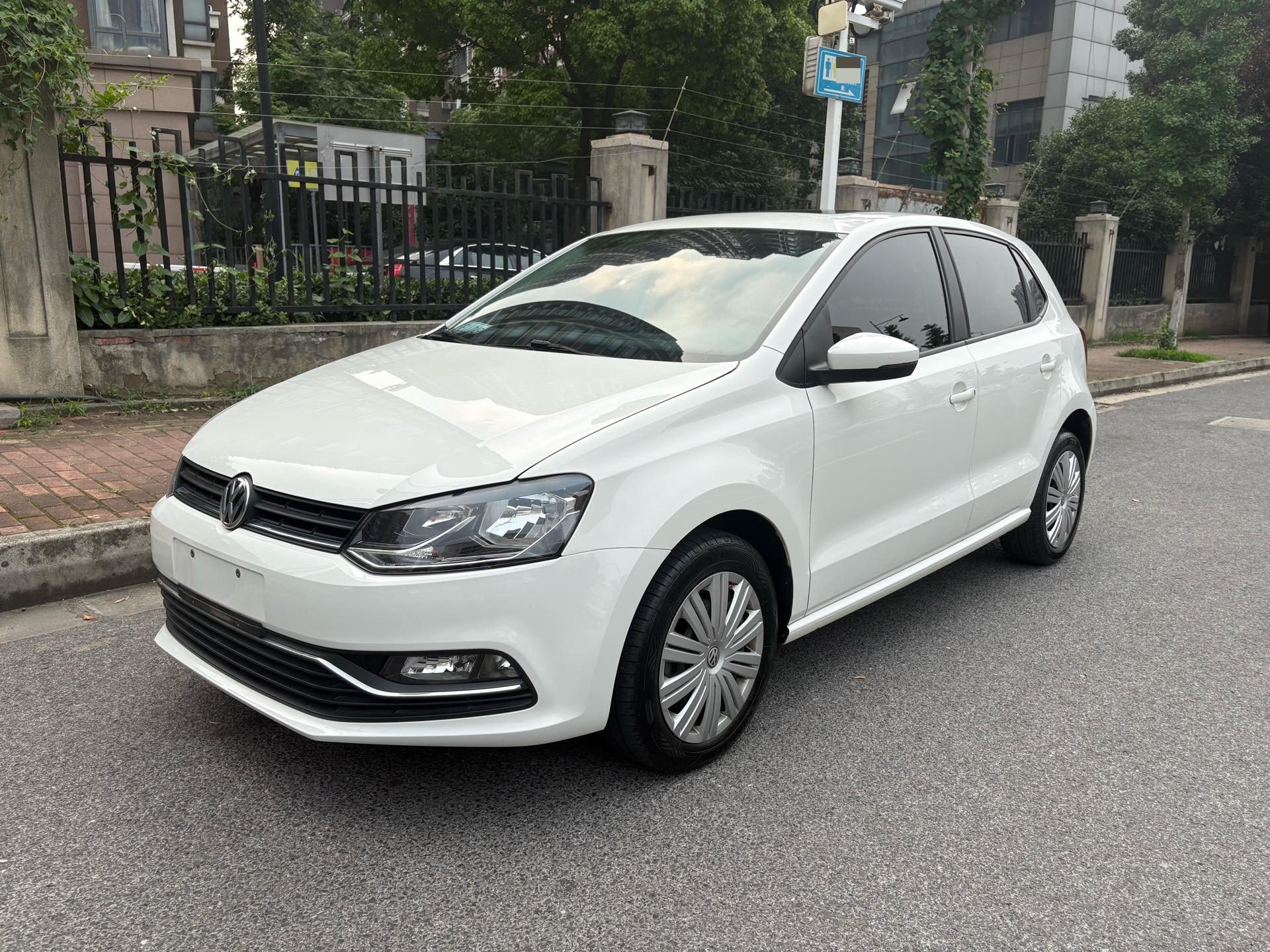 Volkswagen Polo 2018 car image 