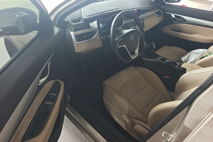 GEELY Emgrand 2019 car image #16