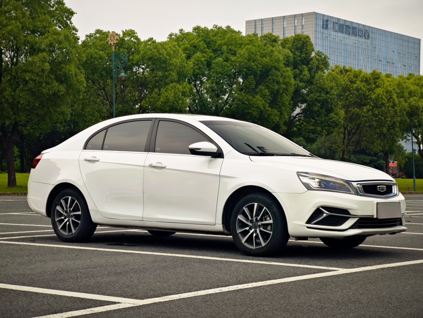 GEELY Emgrand 2019 car image #3