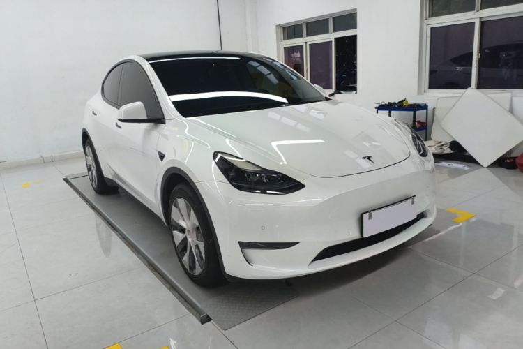 Tesla Model Y 2023 car image #4