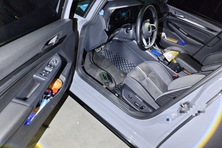 Volkswagen Golf 2022 car image #9
