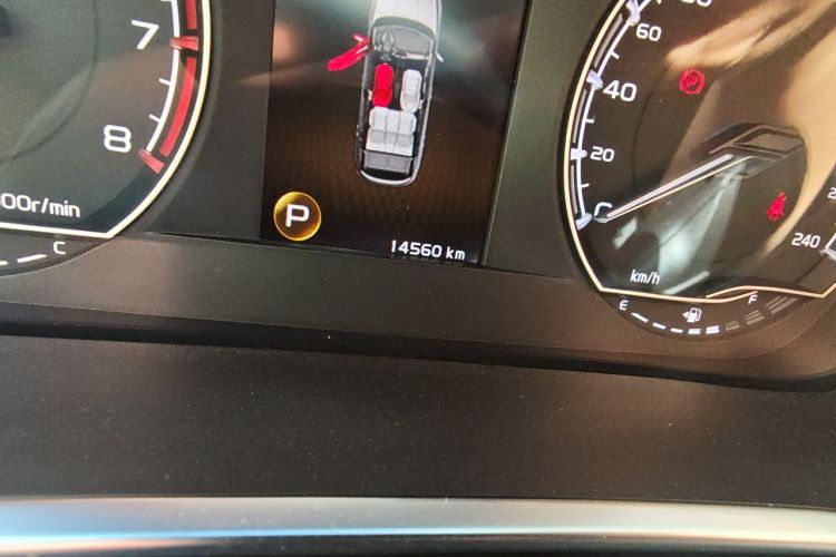 GEELY Coolray 2023 immagine di auto #8
