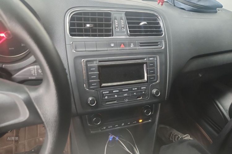 Volkswagen Polo 2015 immagine di auto #15