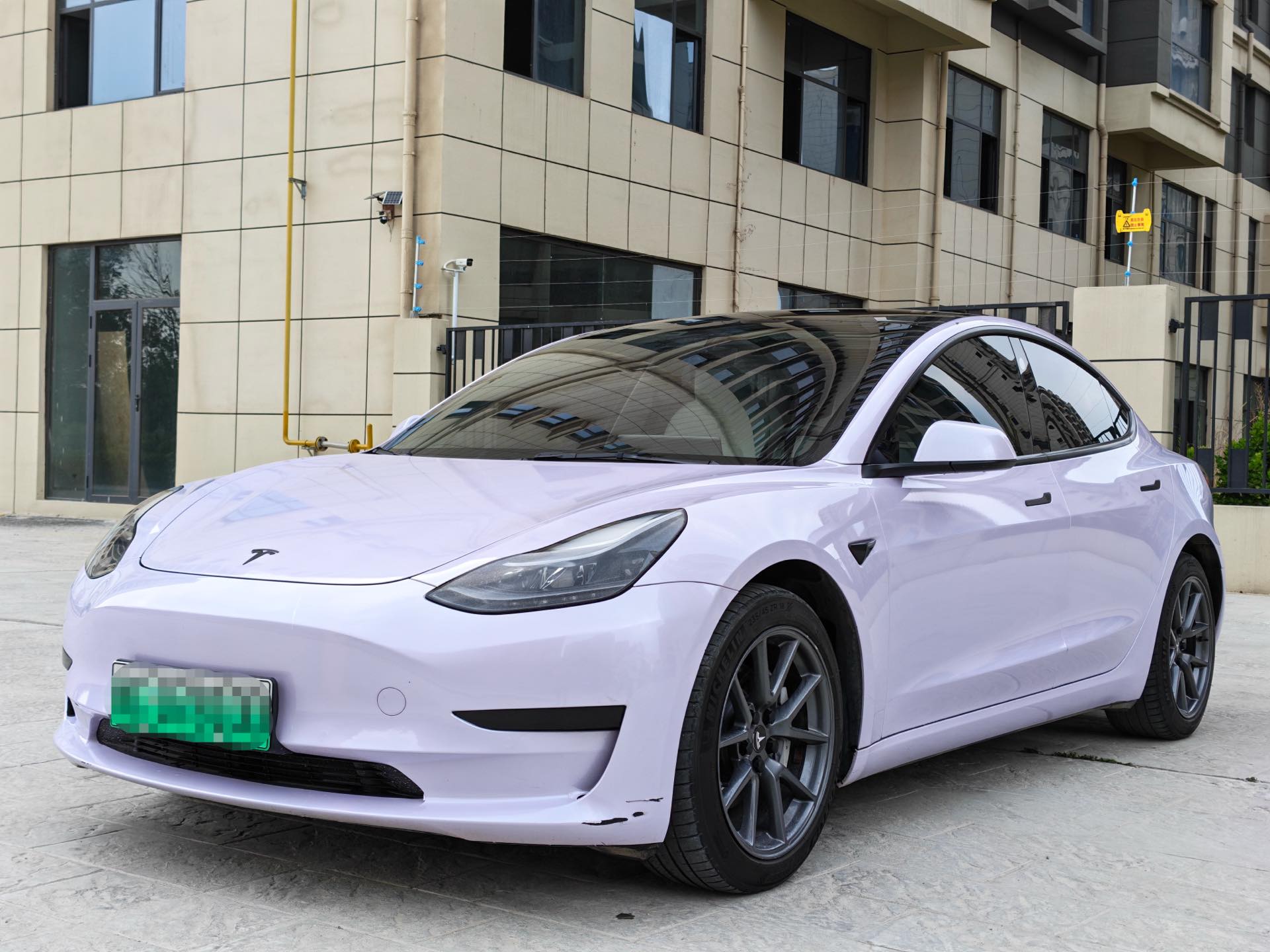 Tesla Model 3 2021 car image 