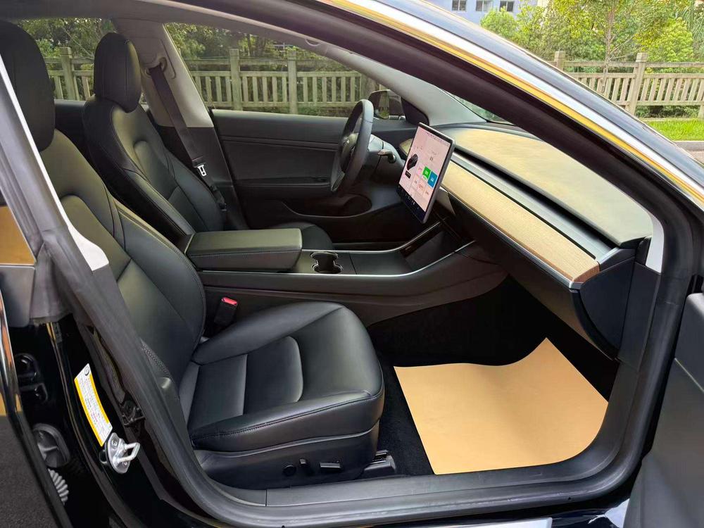 Tesla Model 3 2020 car image #21