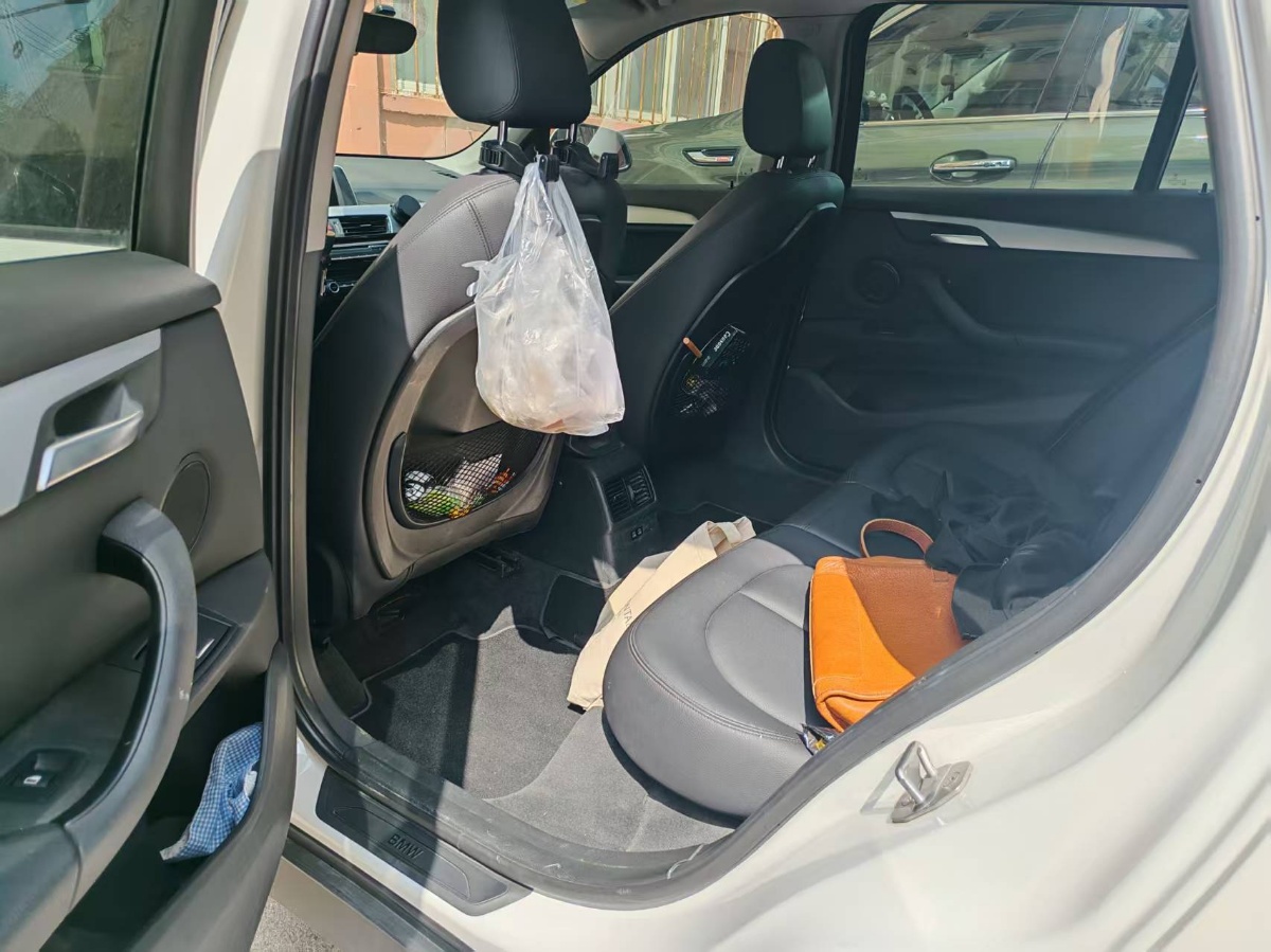 BMW X1 2019 #2 BMW X1 2019 car image #2