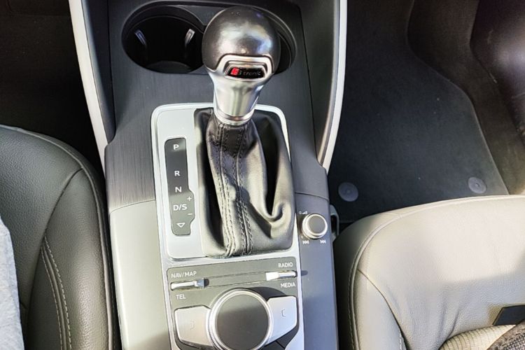Audi A3 2018 car image #14