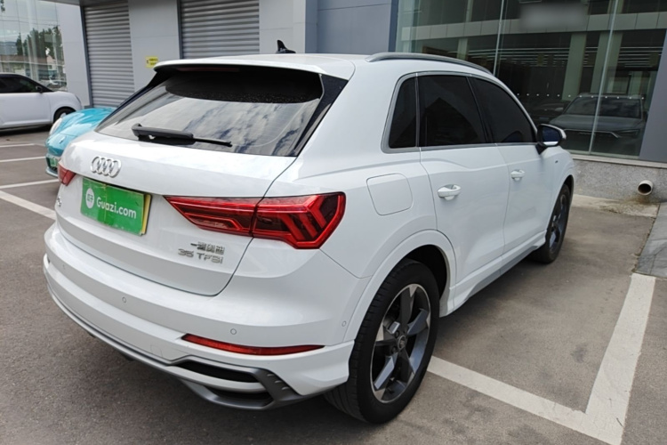 Audi Q3 2021 car image #5