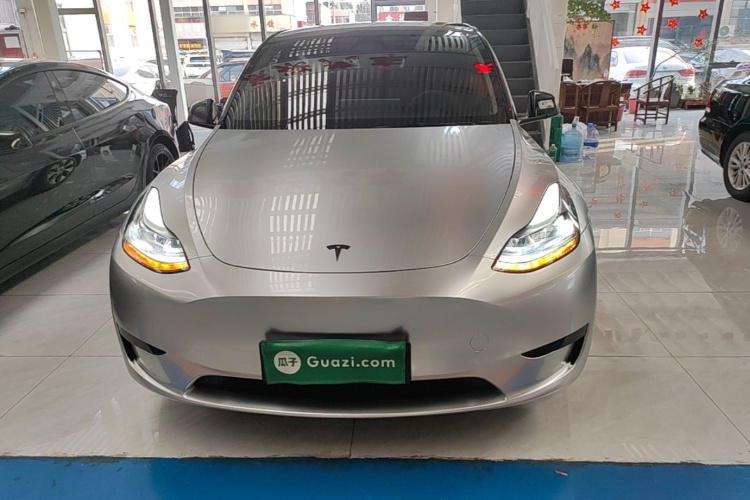 Tesla Model Y 2024 #3 Tesla Model Y 2024 car image #3