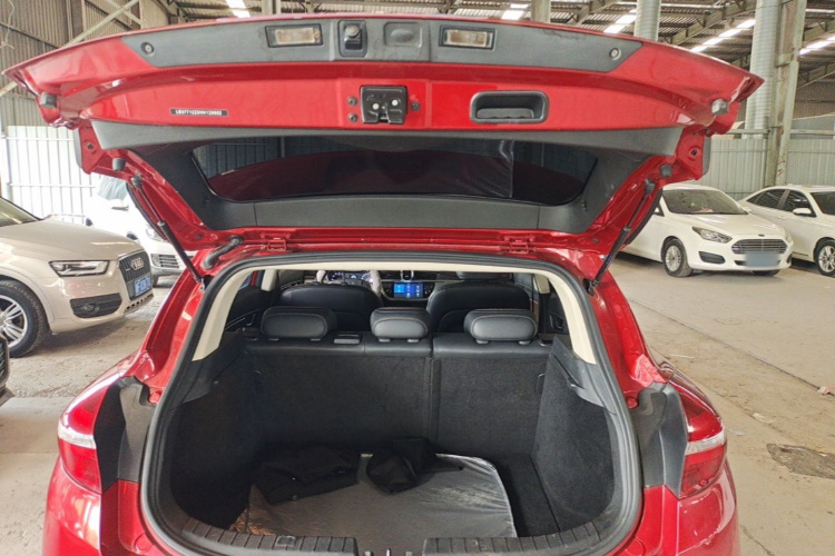 GEELY Emgrand GS 2017 car image #19