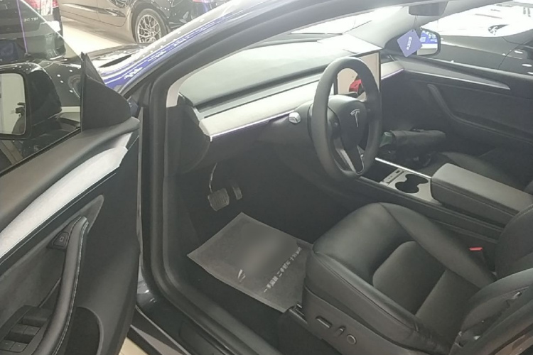 Tesla Model Y 2024 #12 Tesla Model Y 2024 immagine di auto #12