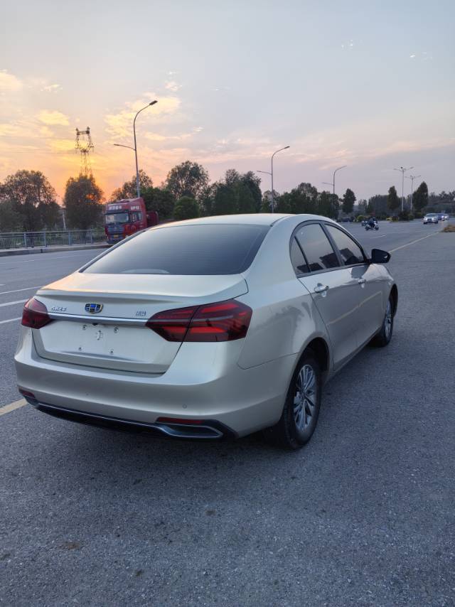 GEELY Emgrand 2018 #5 GEELY Emgrand 2018 imagen de coche #5