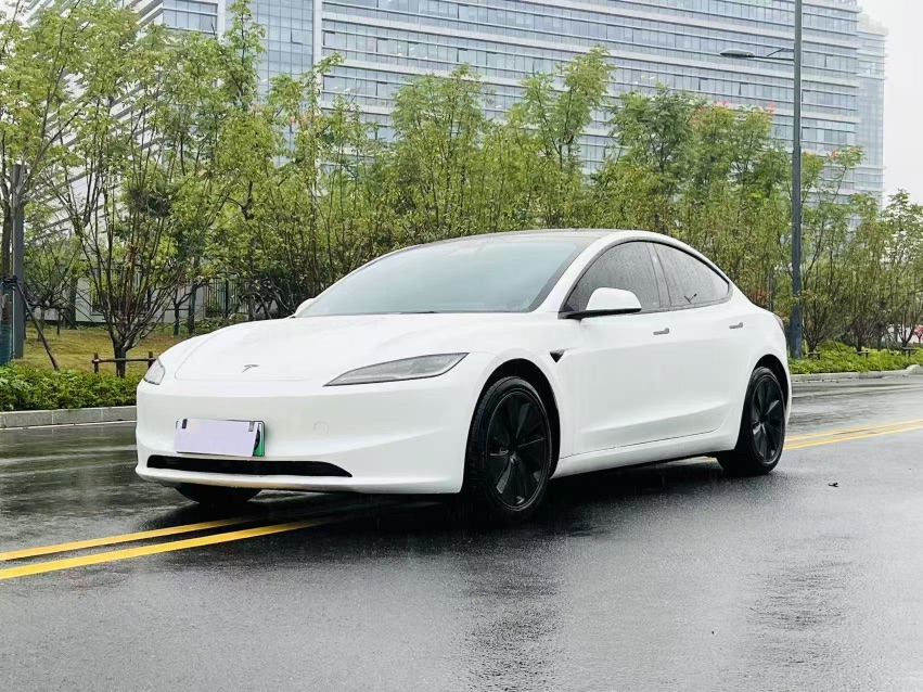 Tesla Model 3 2026 car image 