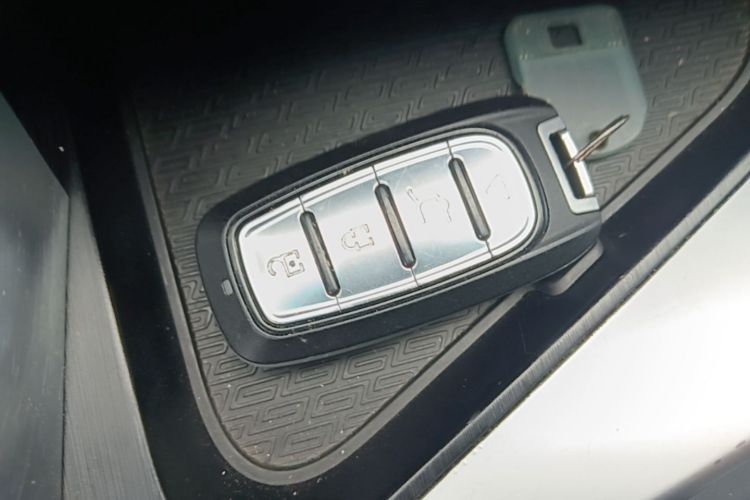 GEELY Binray 2020 car image #9