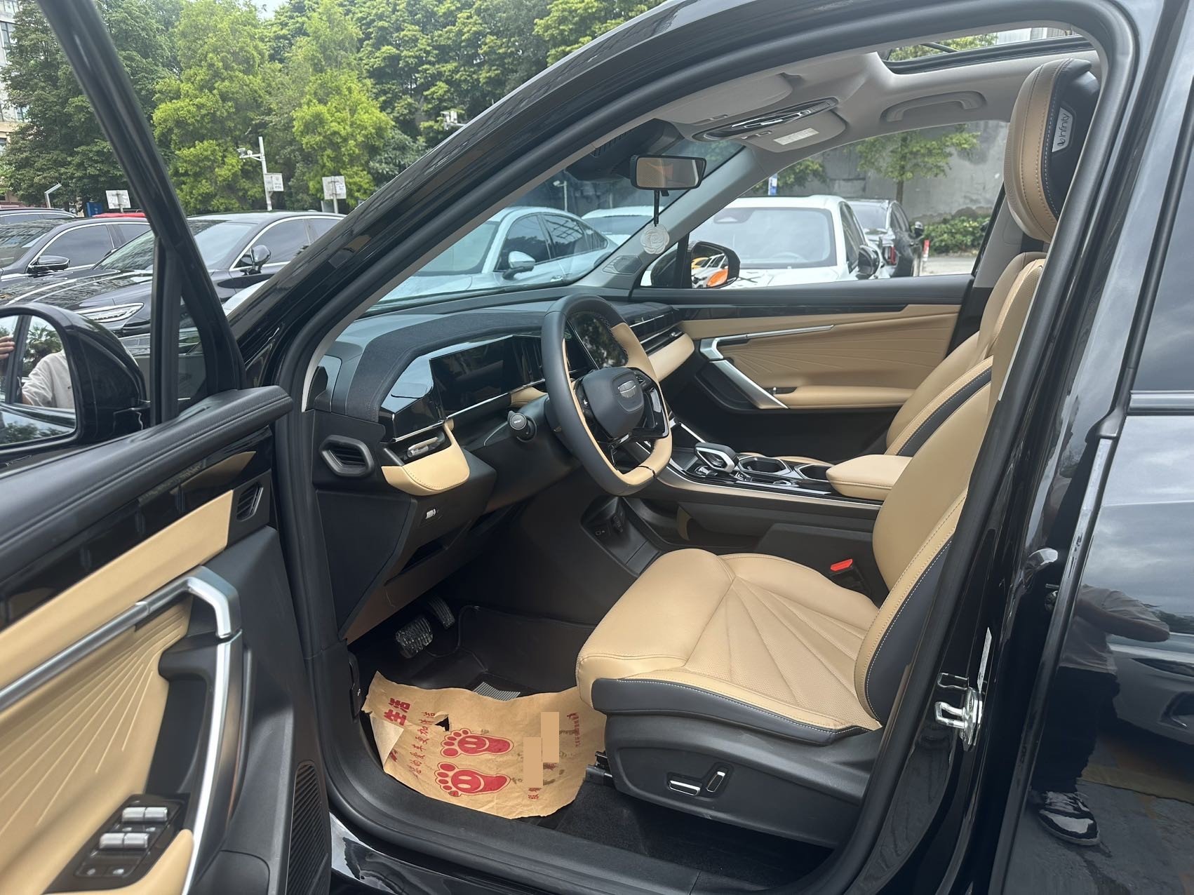 GEELY Boyue L 2023 car image #3
