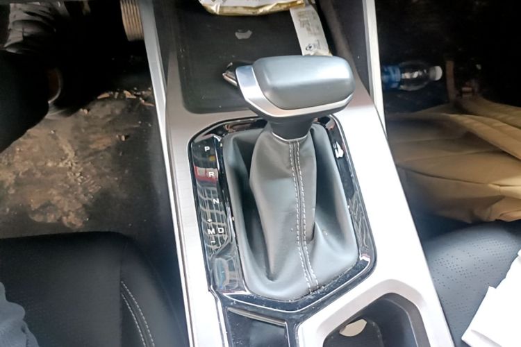 GEELY Emgrand 2022 car image #14