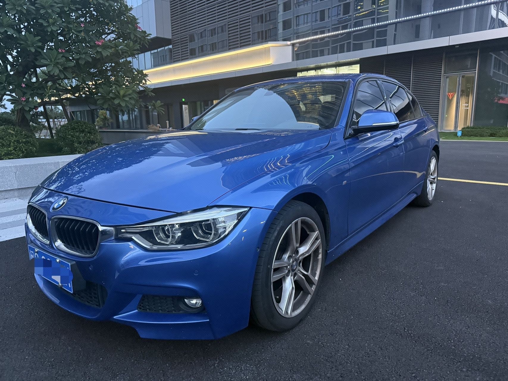 BMW 3 Series 2018 BMW 3 Series 2018 car image