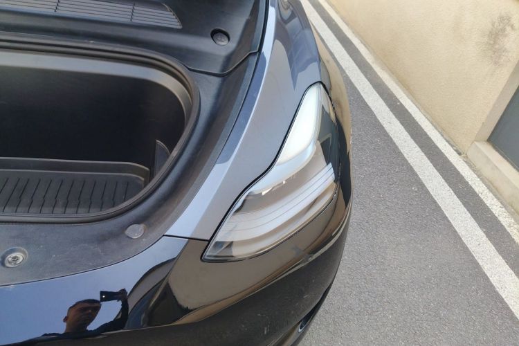 Tesla Model Y 2023 #25 Tesla Model Y 2023 car image #25