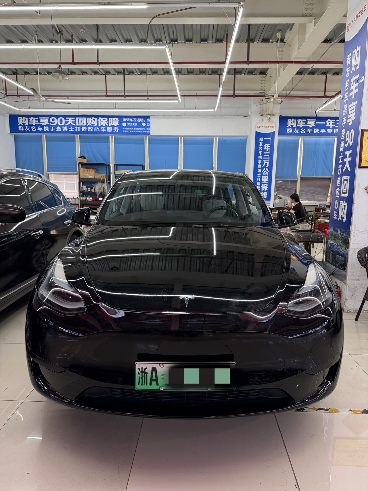 Tesla Model Y 2022 Tesla Model Y 2022 car image