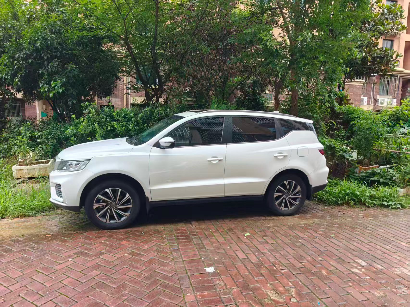 GEELY Vision X6 2020 #2 GEELY Vision X6 2020 car image #2