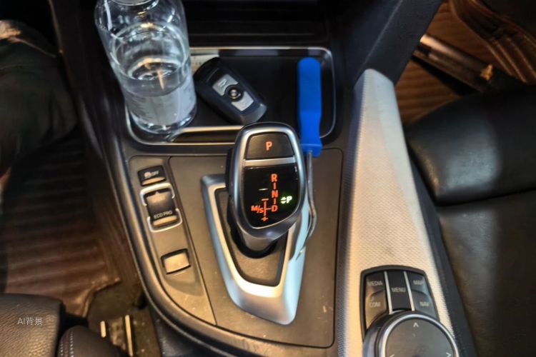 BMW 3 Series GT 2019 imagem de carro #16