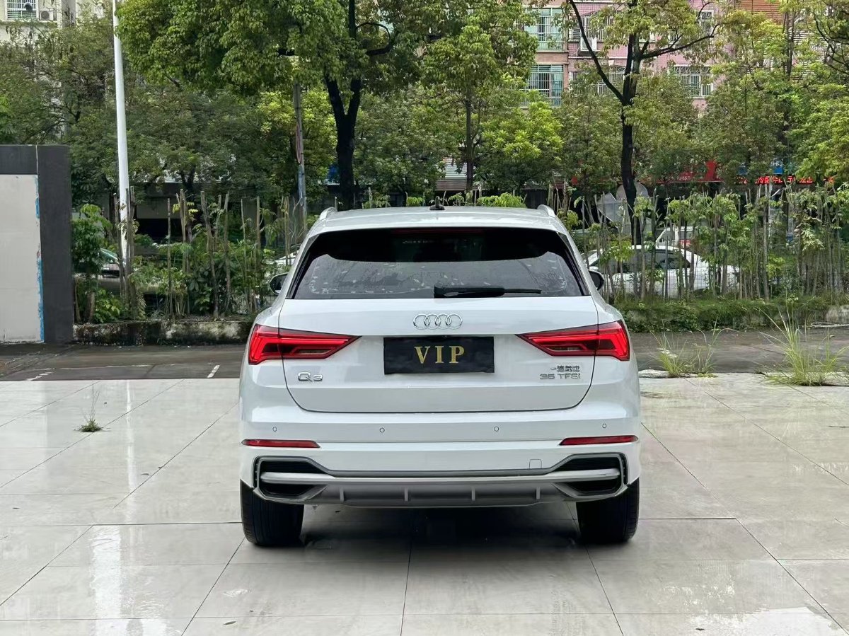 Audi Q3 2020 car image #8