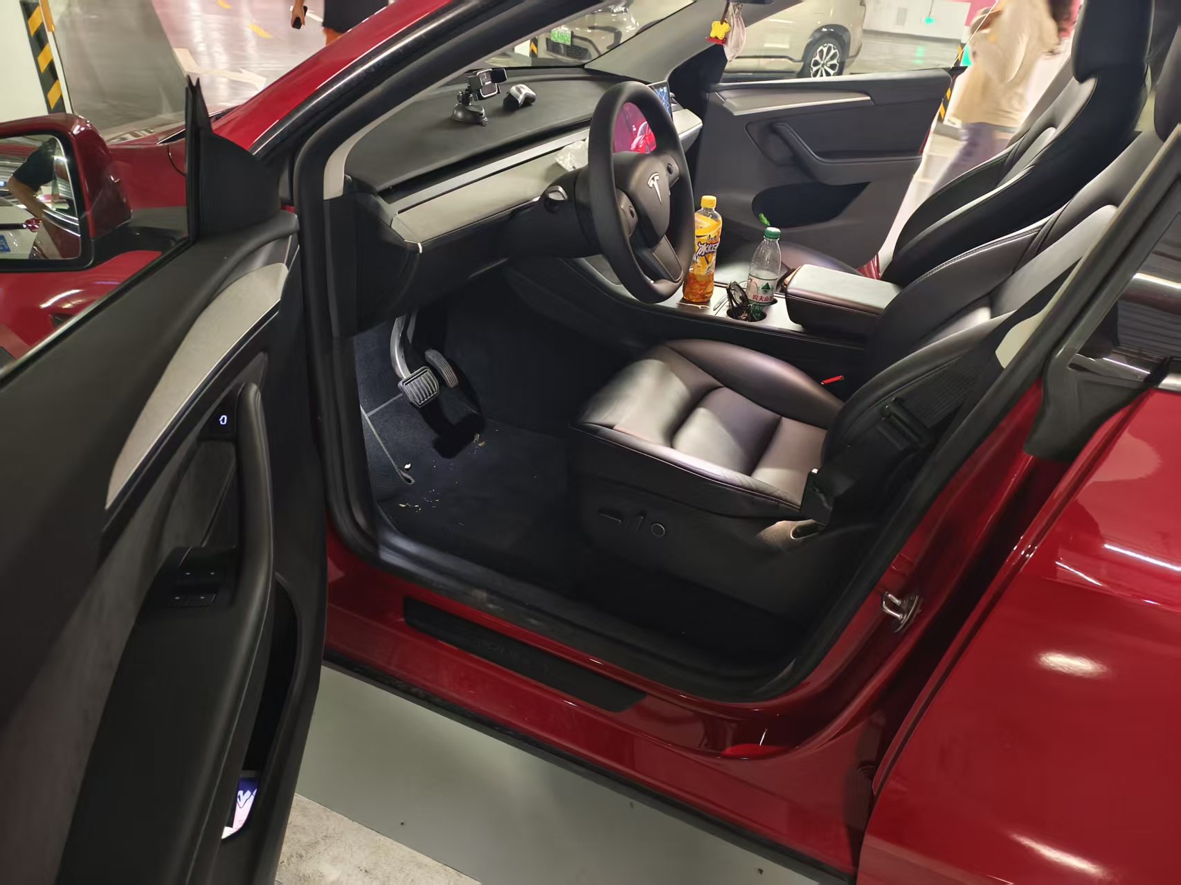 Tesla Model Y 2023 #5 Tesla Model Y 2023 car image #5