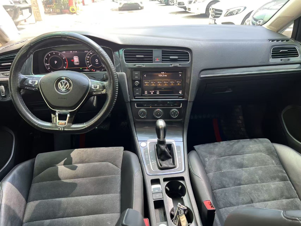 Volkswagen Golf 2019 immagine di auto #9
