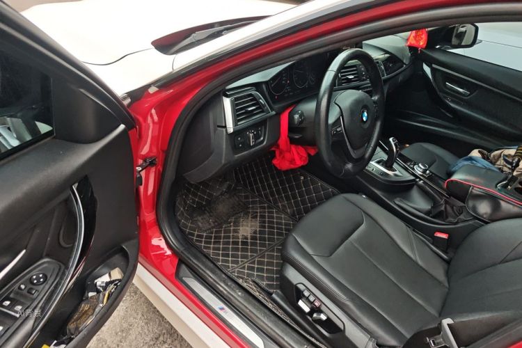 BMW 3 Series 2017 car image #18