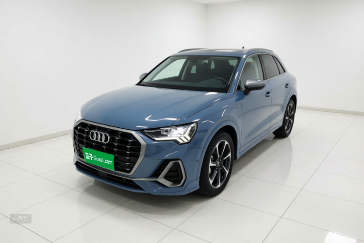 Audi Q3 2022 car image #2