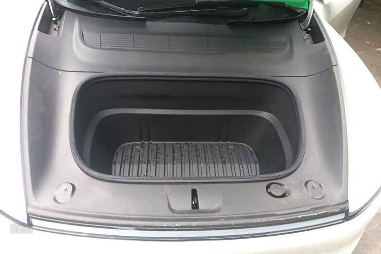 Tesla Model Y 2025 car image #22
