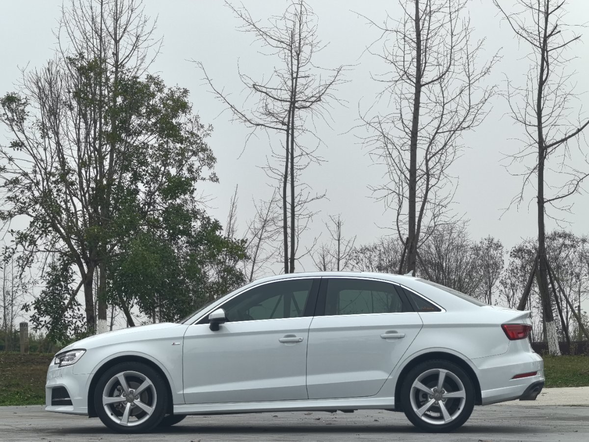 Audi A3 2019 car image #4