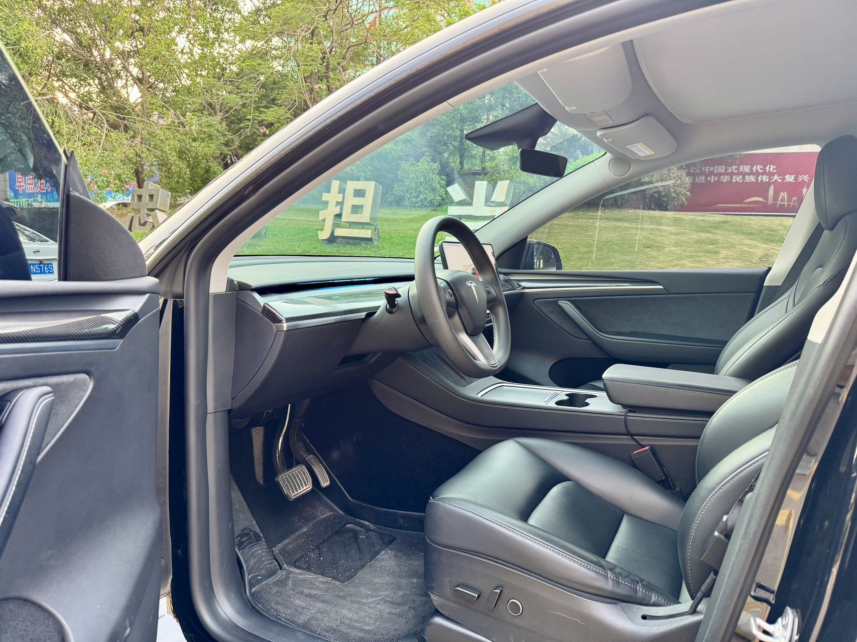 Tesla Model Y 2023 #4 Tesla Model Y 2023 car image #4