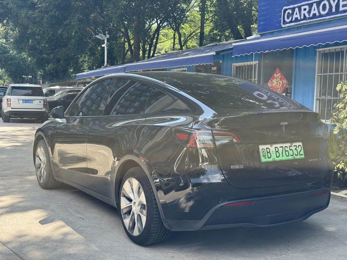 Tesla Model Y 2022 #5 Tesla Model Y 2022 car image #5