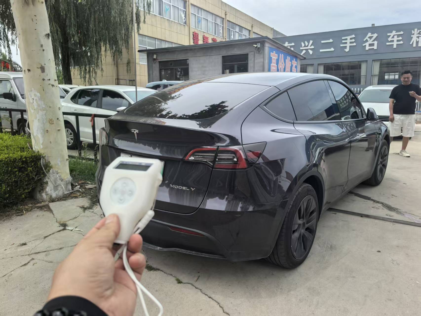 Tesla Model Y 2024 #4 Tesla Model Y 2024 car image #4